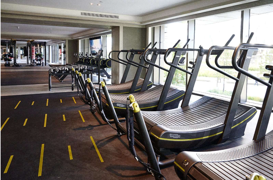 Embassy Gardens - Luxury Two Bedroom Apartment thumbnail 10