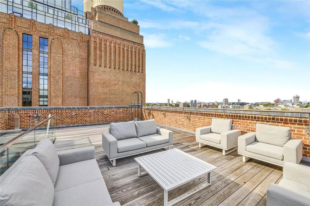 Battersea Power Station - Luxury Two Bedroom Apartment thumbnail 4