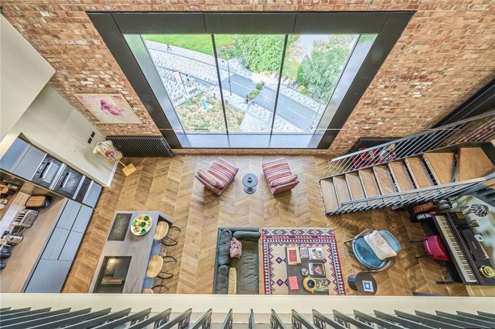 Battersea Power Station - Luxury Two Bedroom Apartment thumbnail 9