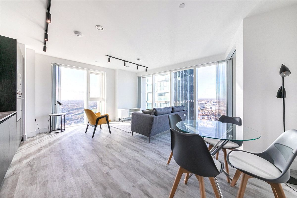 Icon Tower – Luxury One Bedroom Apartment thumbnail 4