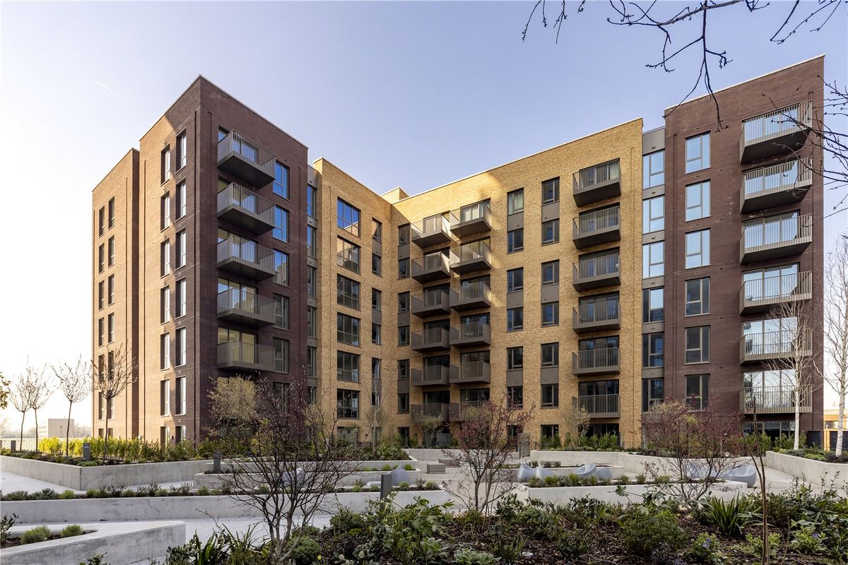 Greenford Quay – Luxury One Bedroom Apartment thumbnail 8