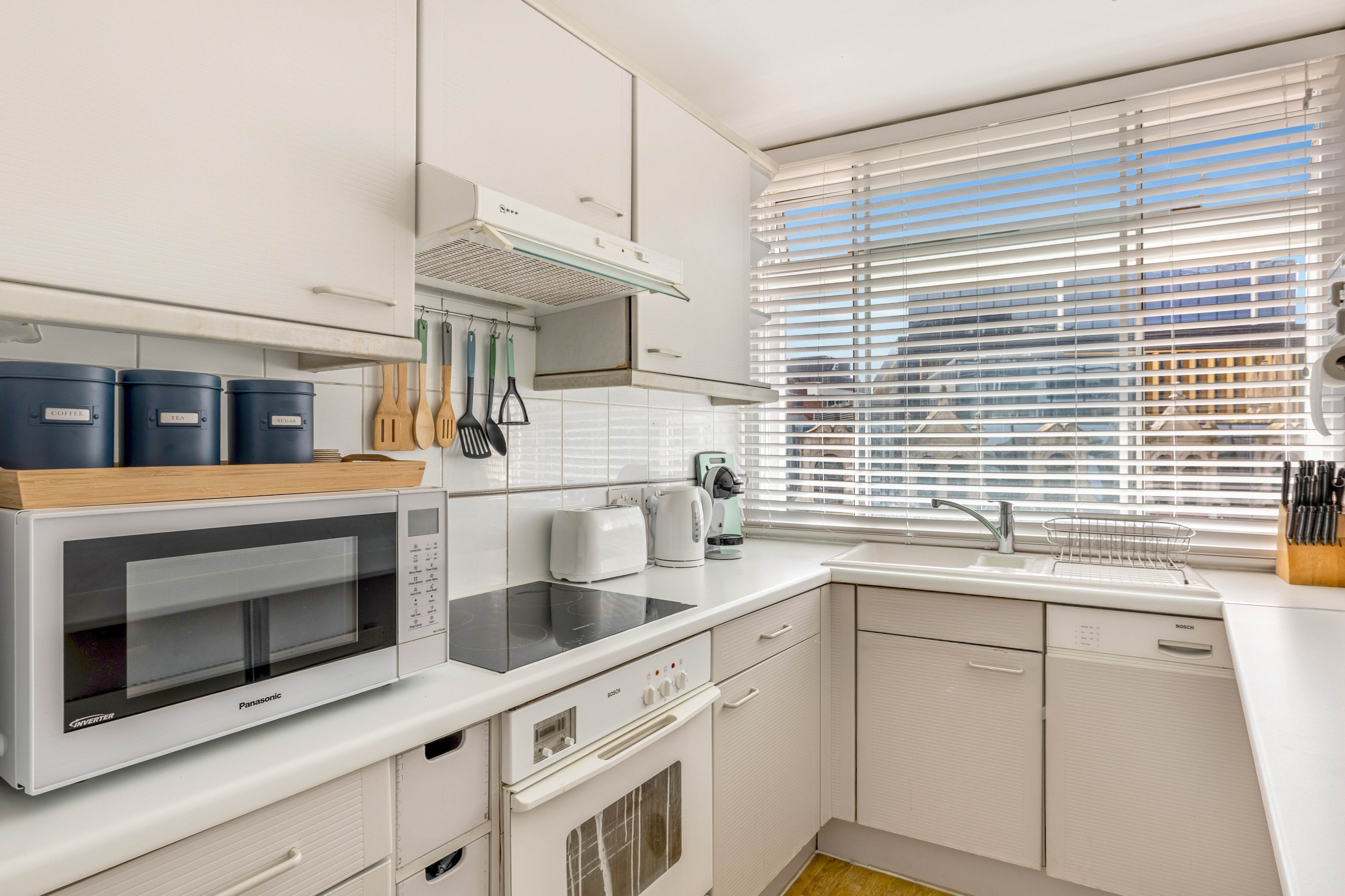 Luxury Two-Bedroom Duplex – Centre Point House thumbnail 14
