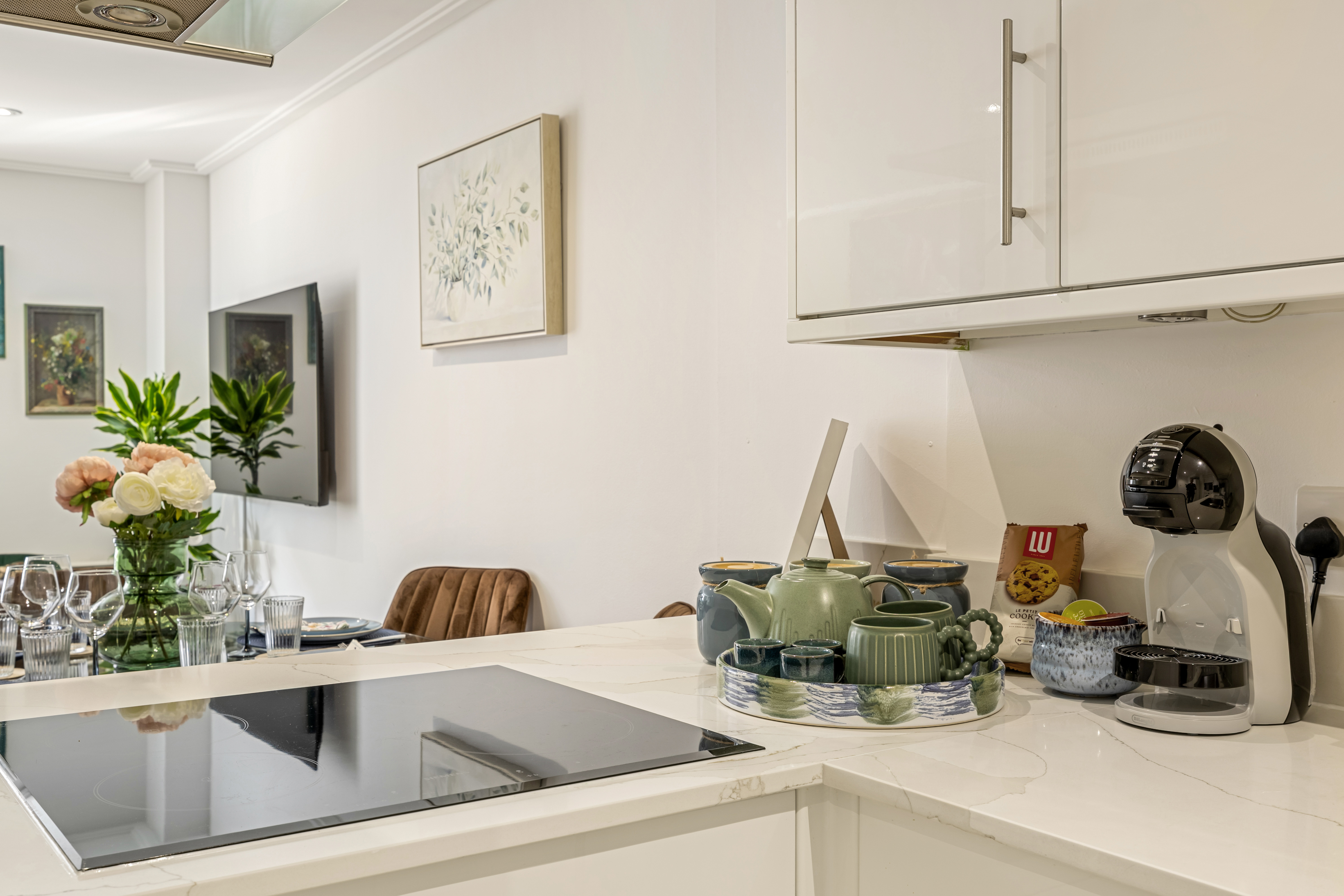 Poland Street – Luxury Two Bedroom Apartment thumbnail 18