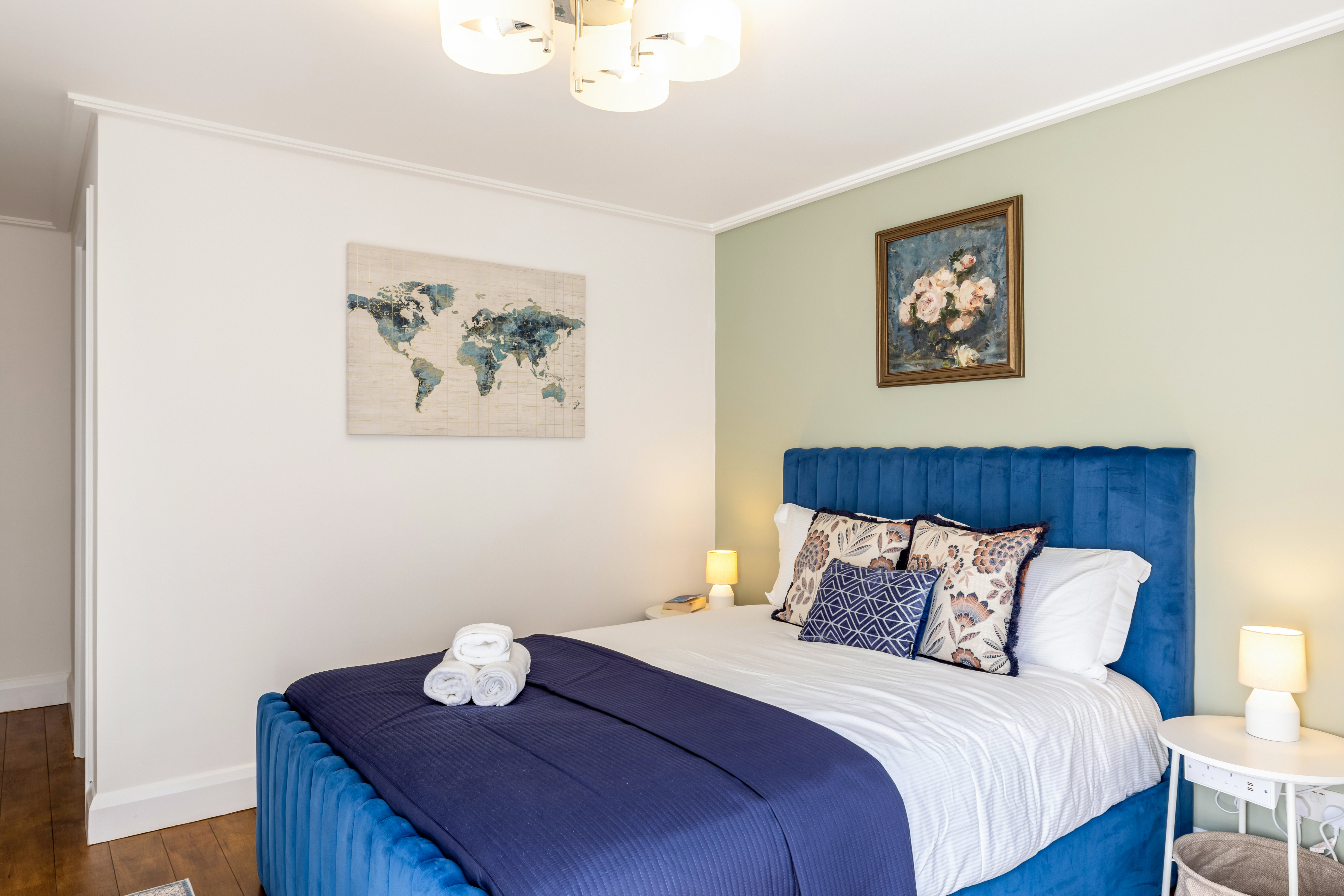 Poland Street – Luxury Two Bedroom Apartment thumbnail 12