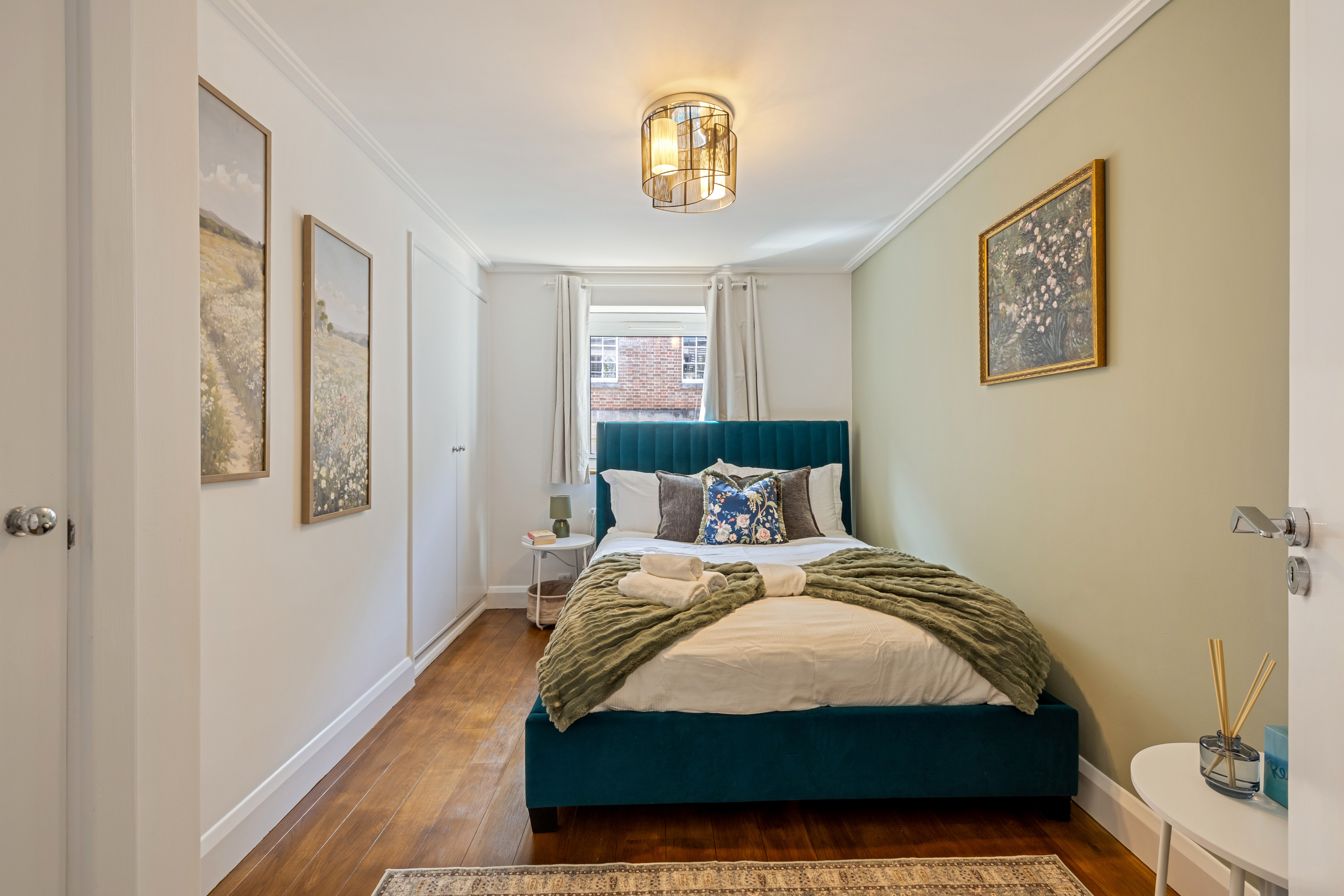 Poland Street – Luxury Two Bedroom Apartment thumbnail 15