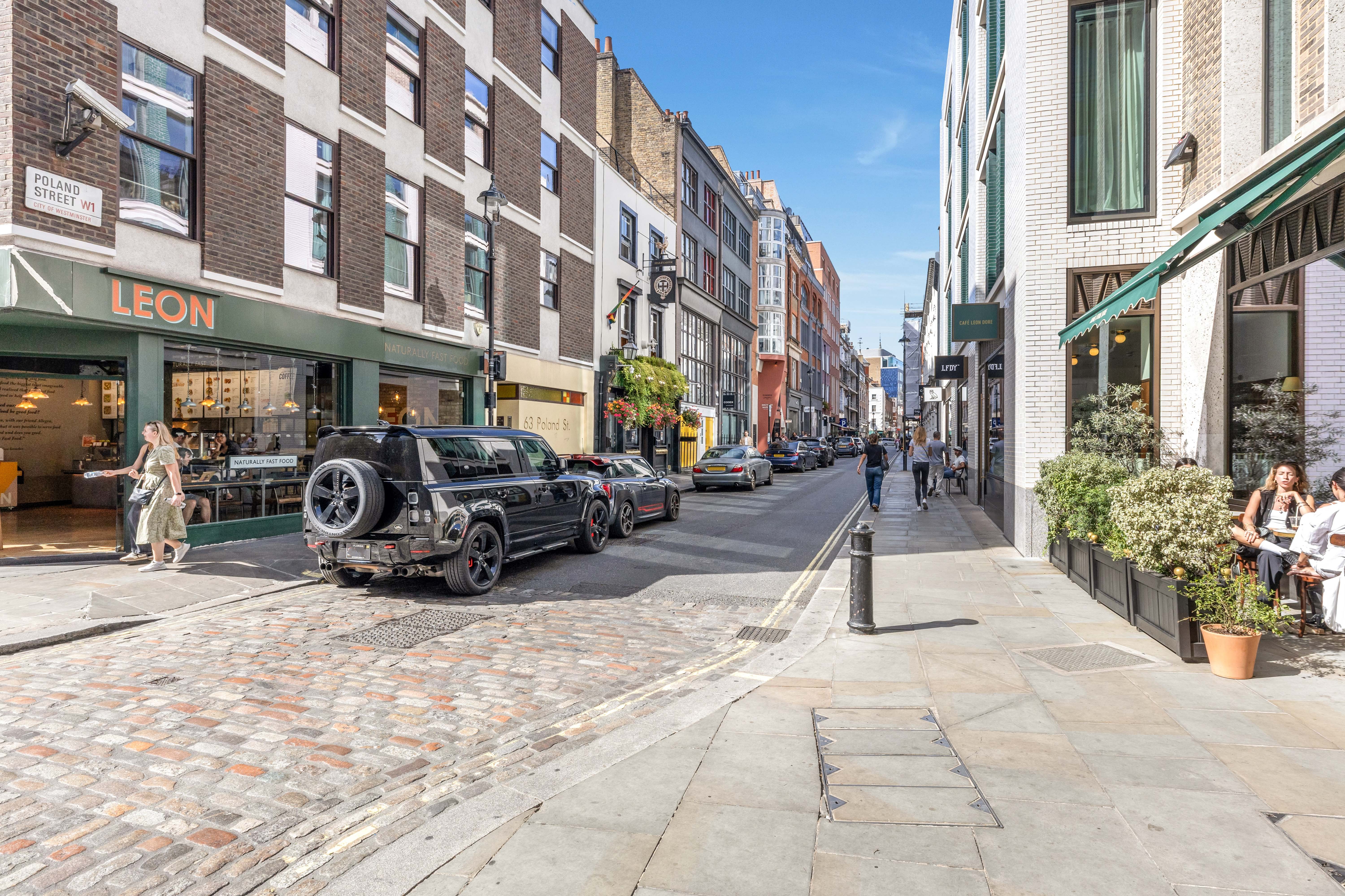 Poland Street – Luxury Two Bedroom Apartment thumbnail 26