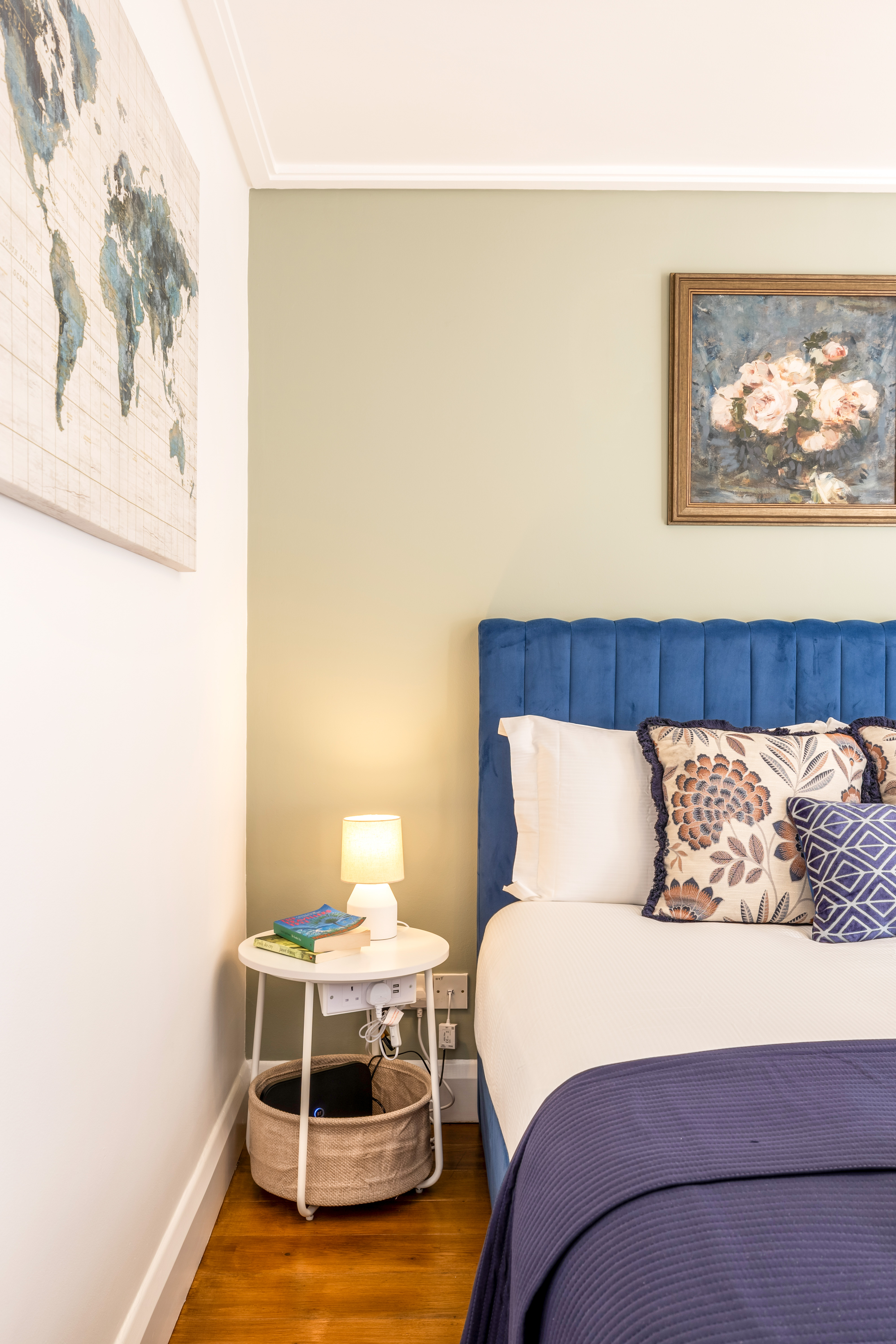 Poland Street – Luxury Two Bedroom Apartment thumbnail 13