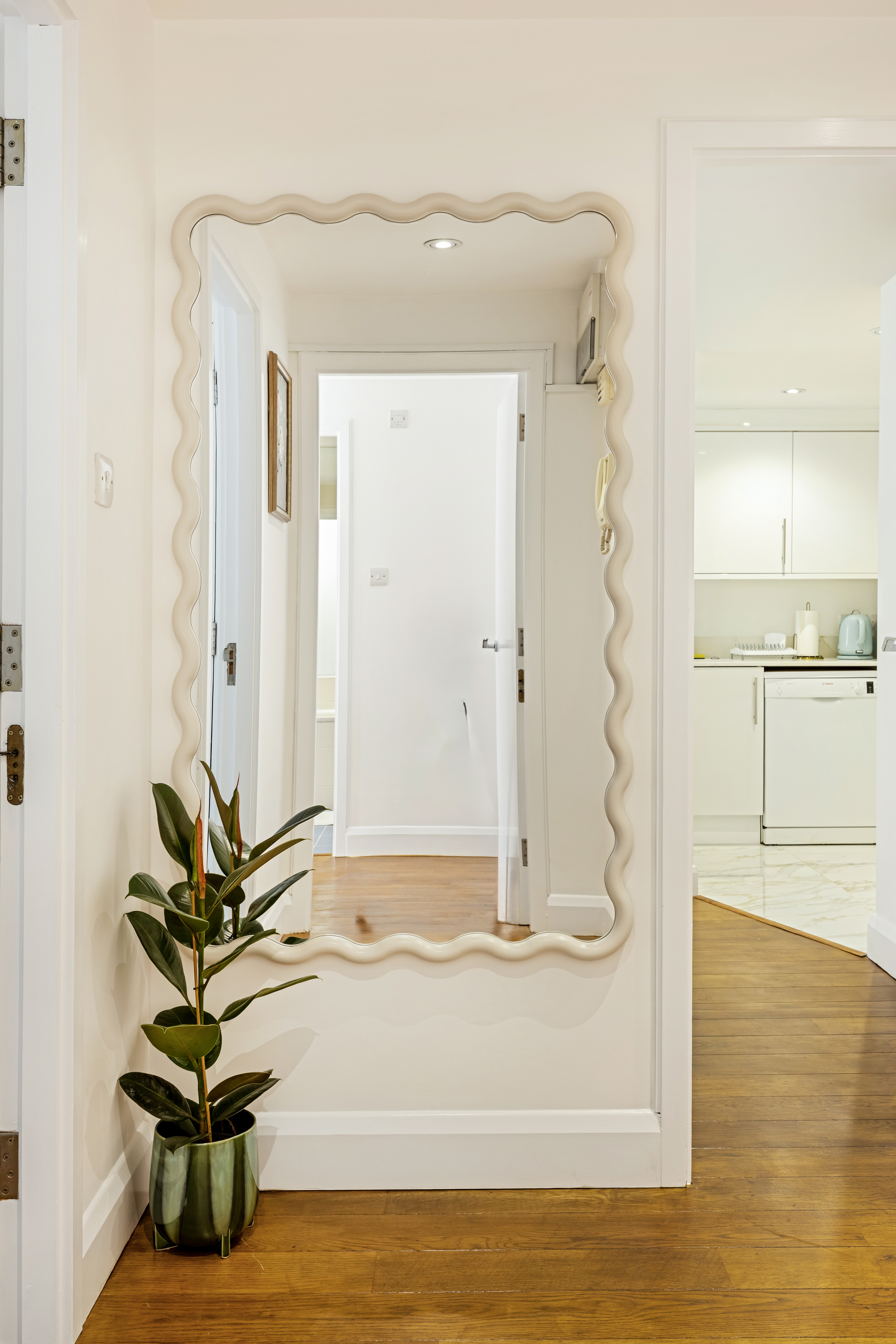 Poland Street – Luxury Two Bedroom Apartment thumbnail 17